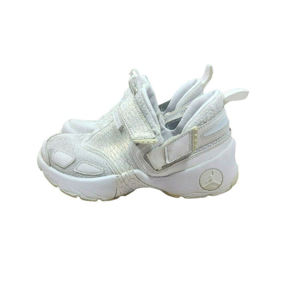 Jordan Trunner LX Athletic Running Shoes Youth 4.5/Women's 6